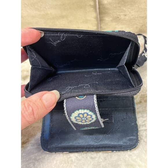 Vera Bradley Wallet Small Blue Floral Design 4”by 4” Zippered Coin, CC And Bill - Picture 5 of 6